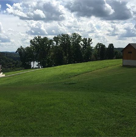 2nd image of 746 Mallard Pointe Rd