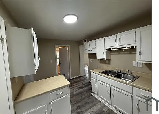 3 bed, 1230 sqft, $1,412 — Photo 3