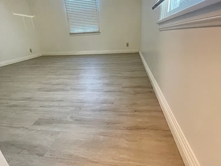 1132 Okoboji Dr #1 — Photo 3