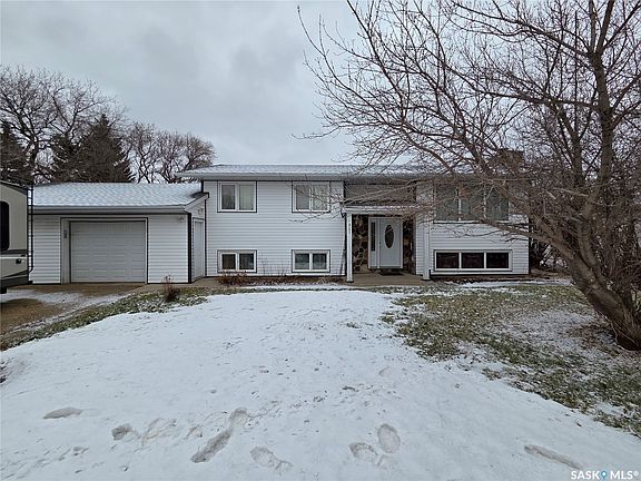 2nd image of 621 McCall Street