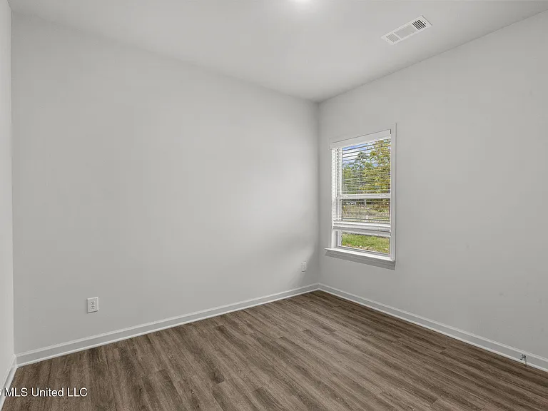 621 Stillwater Cv — Photo 23