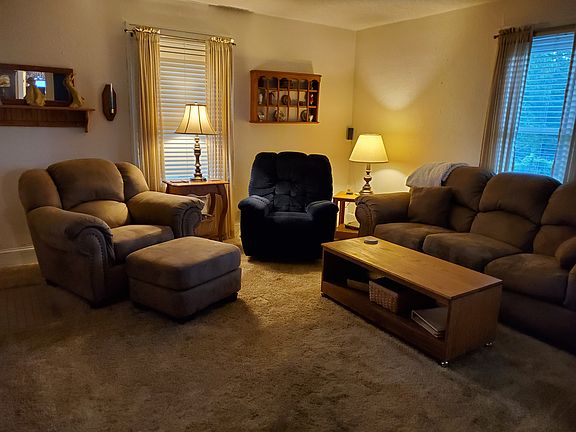5th image of 811 N Cottage Ave