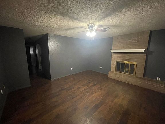 5th image of 1102 Baylor St