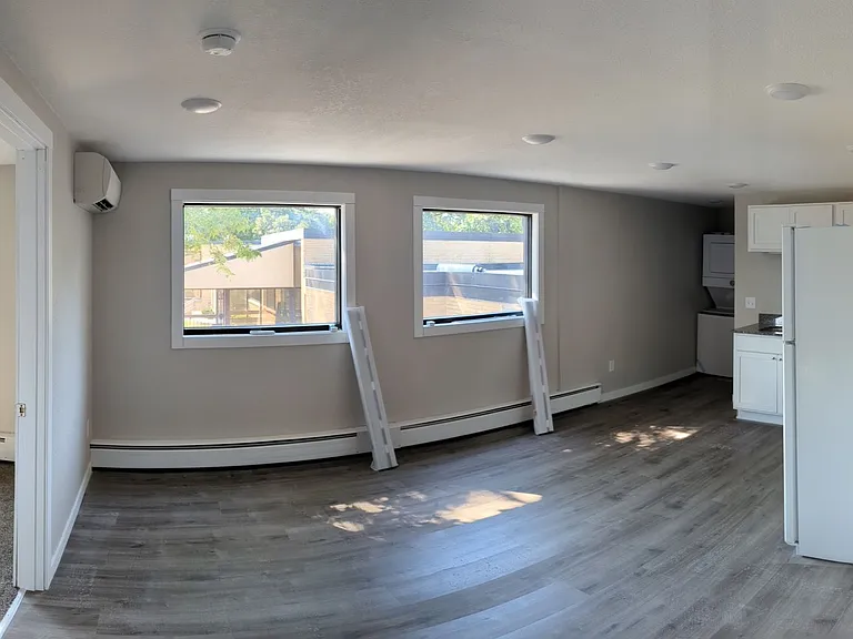 308 4th Ave NW — Photo 6