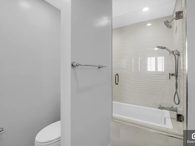 535 S Orange Grove Blvd #12 — Photo 17