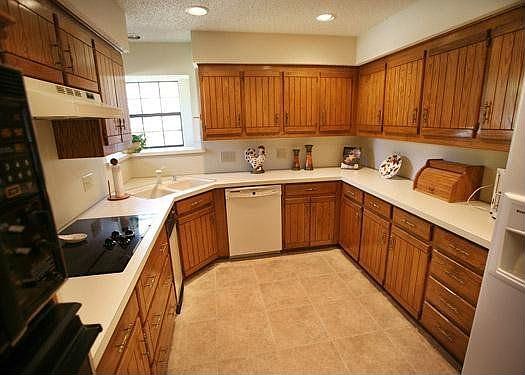 4th image of 2112 Merksem Ct