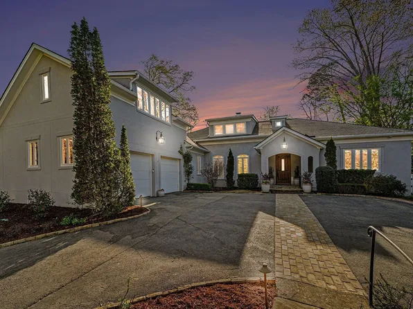 3207 Sussex Rd, Raleigh, NC 27607