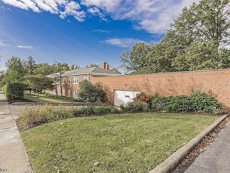 20301 Shelburne Rd #8B — Photo 28