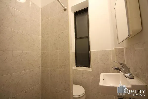 Rented by (Legacy) NY Quality Living Uptown | media 17