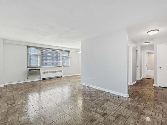 5th image of 11820 Edgewater Dr APT 708