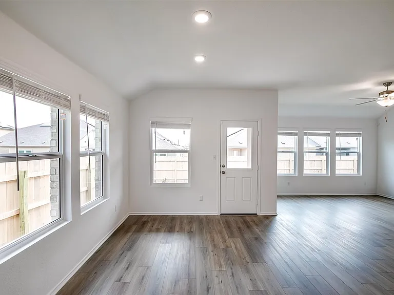1740 Catahoula Dr — Photo 14