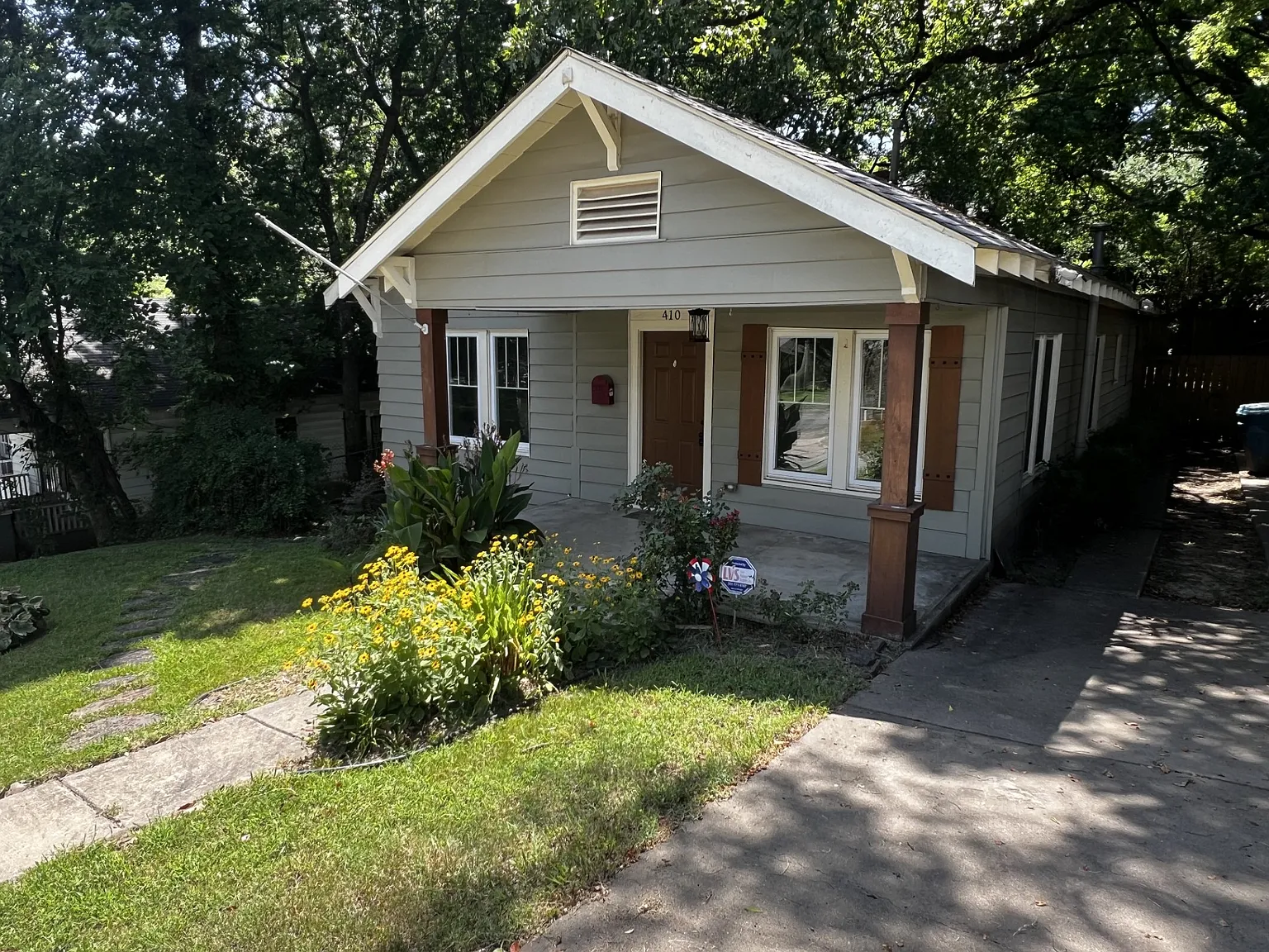 2 bed, 1300 sqft, $1,800 — Photo 3