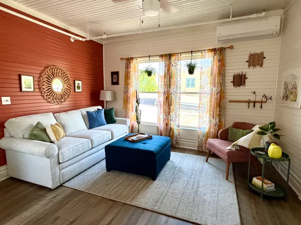 (undisclosed Address), Saranac Lake, NY 12983