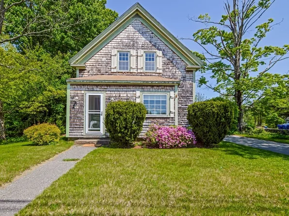 130 N Walker St, Taunton, MA 02780