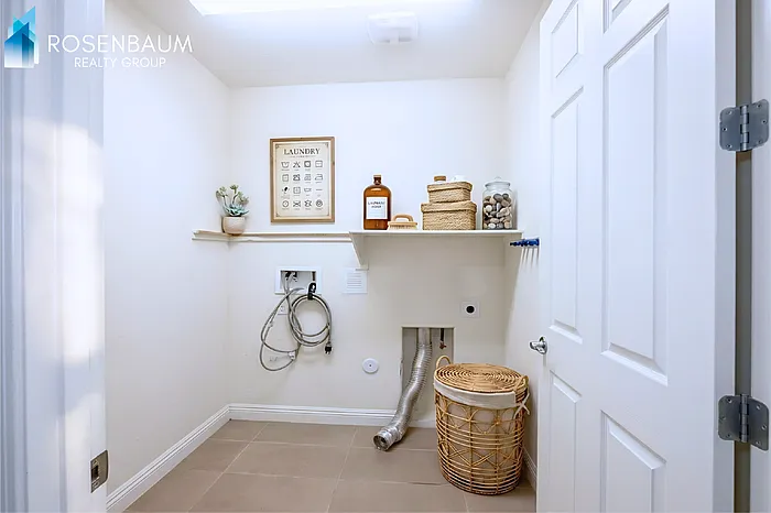 1533 W Sabel Ct — Photo 8