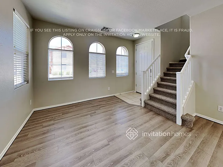 1515 E Sheraton Ln — Photo 5