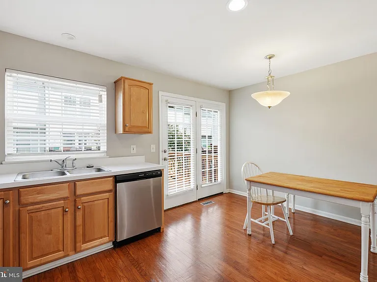 6374 Michael Robert Dr — Photo 5