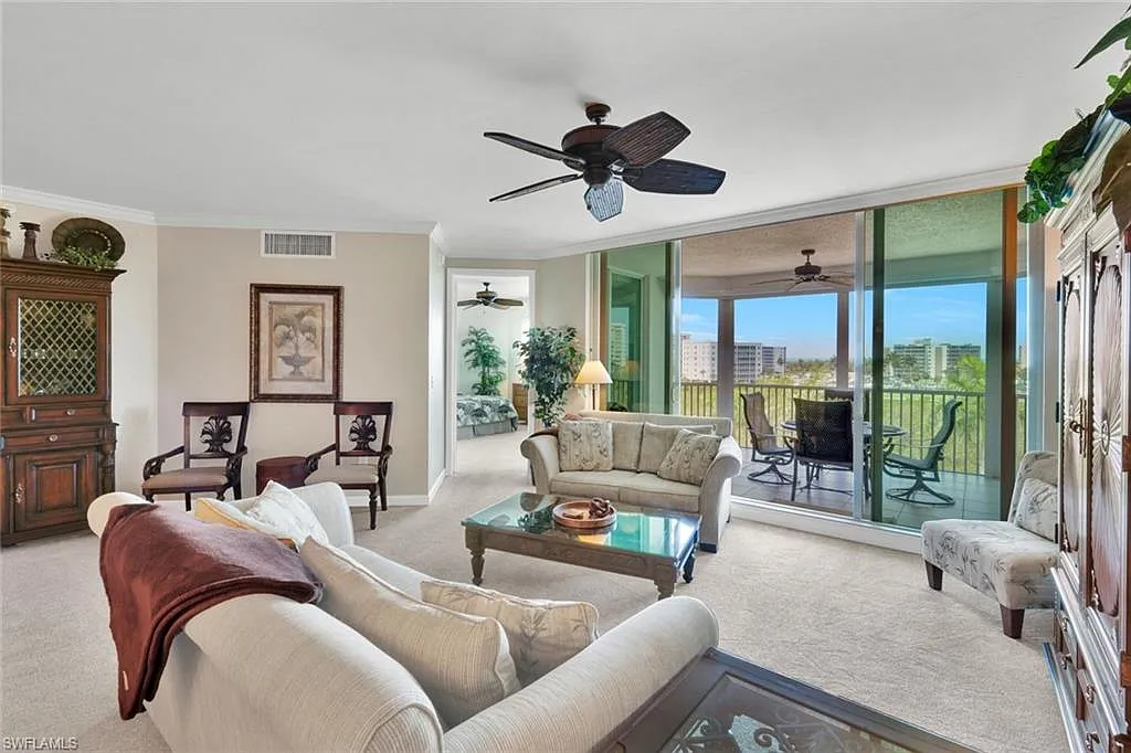 3 bed, 2.0 bath, 1950 sqft, $13,000 — Photo 2