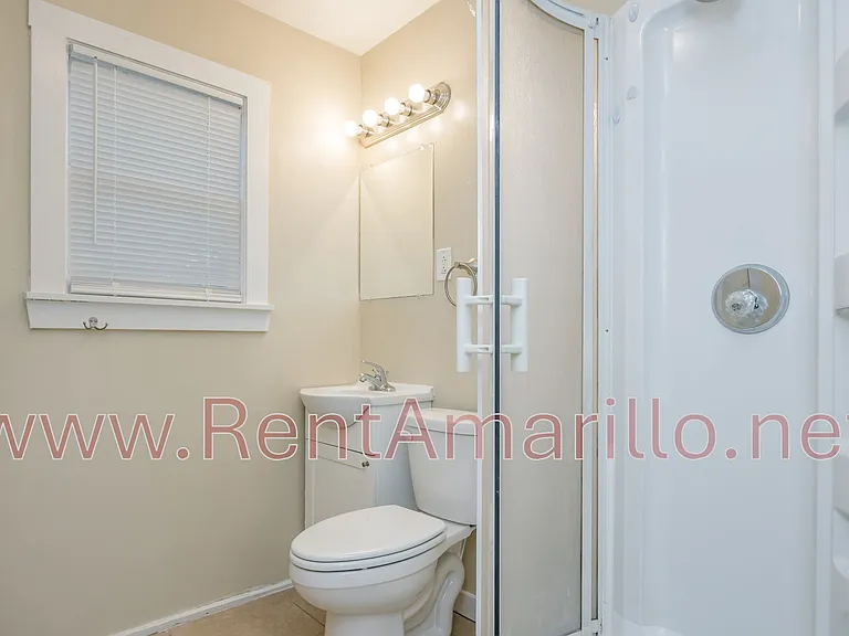 2047R S Hughes St — Photo 7