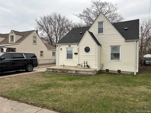 4665 Westpoint St, Dearborn Heights, MI 48125