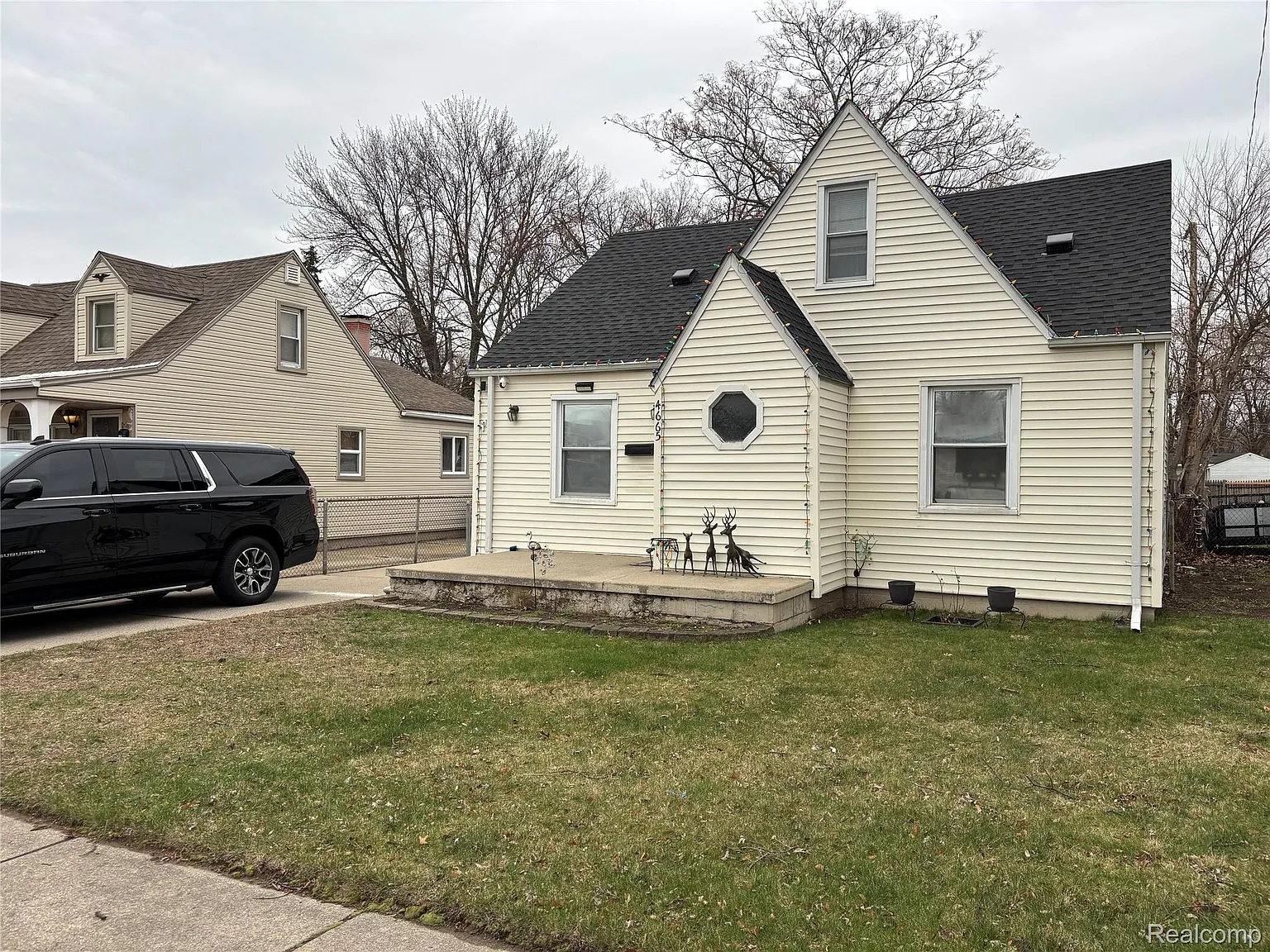 4665 Westpoint St photo 1