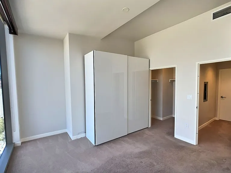 38 N Almaden Blvd #2006 — Photo 8