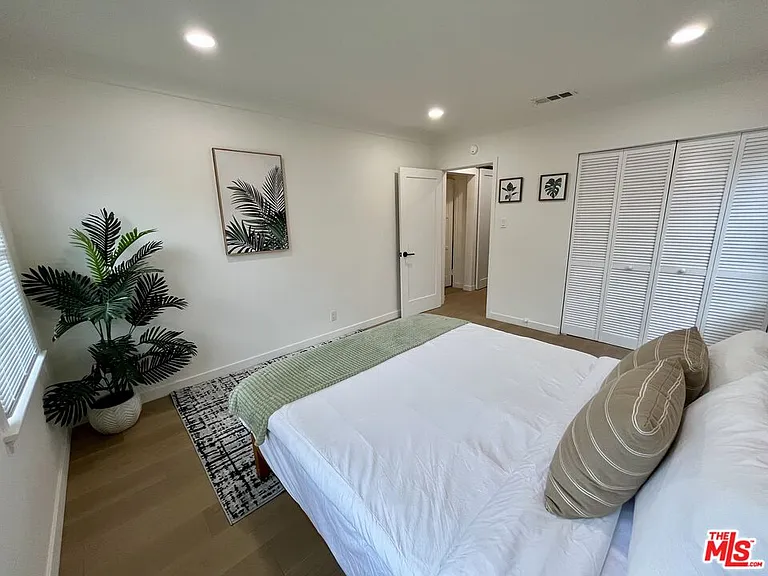 1825 Stearns Dr — Photo 15