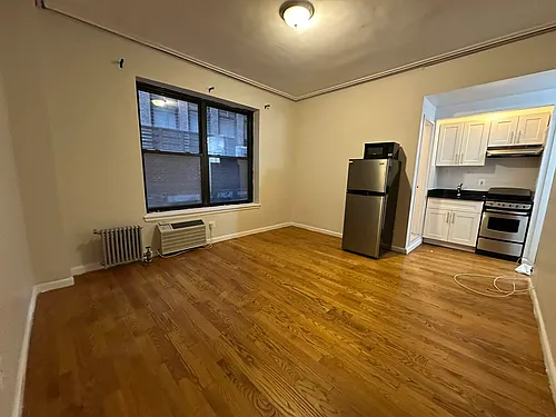 11 E 32nd St #2F Photo 1