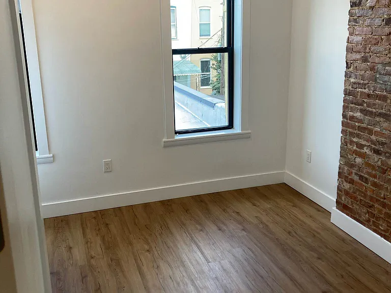 60-01 70th Ave #2L — Photo 4