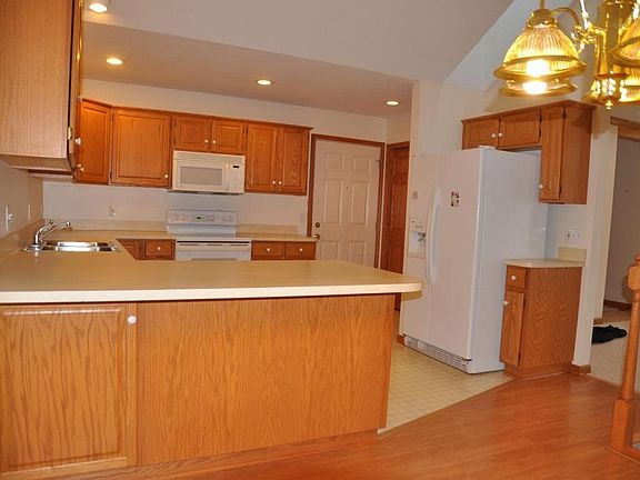 5th image of 36 Coventry Ct E