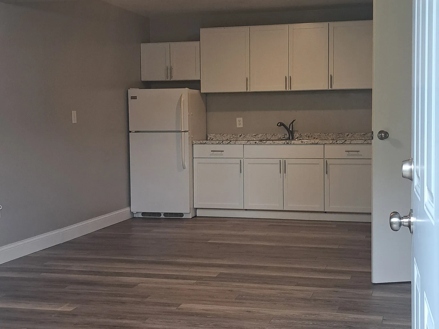 Creekwood-LCR Apartments — Photo 3