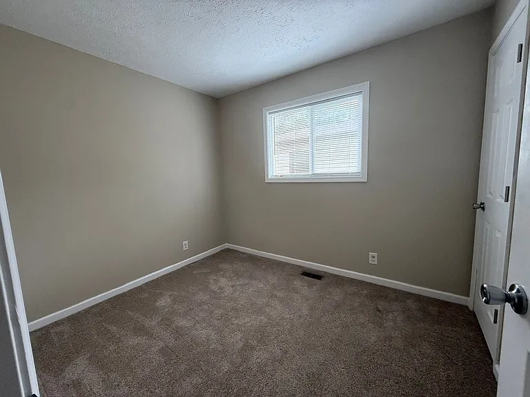3706 Hoyt Ave — Photo 10