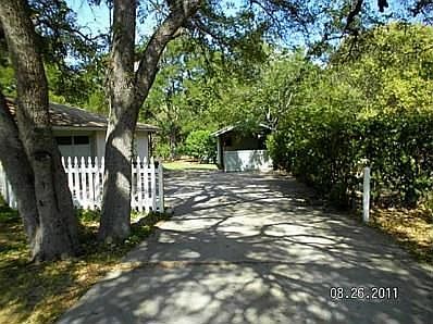 3rd image of 410 Golden Oaks Dr