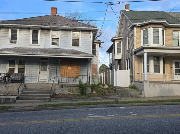 19 S College St, Myerstown, PA 17067