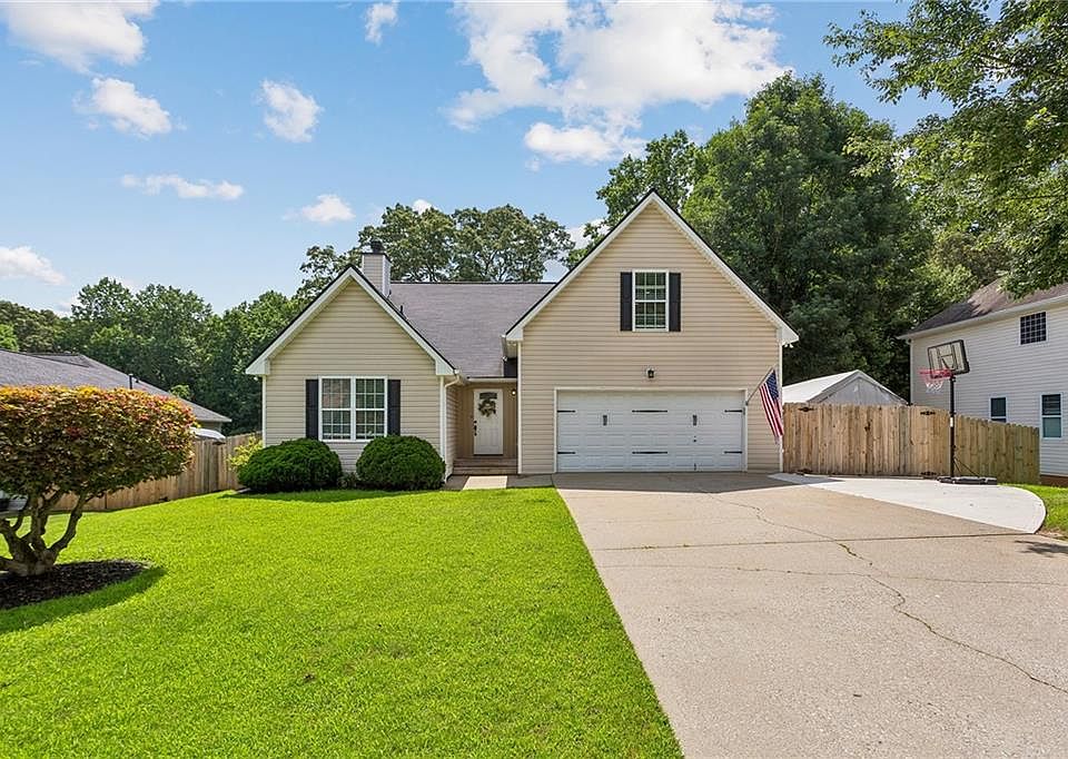 1st image of 102 Legend Creek Dr