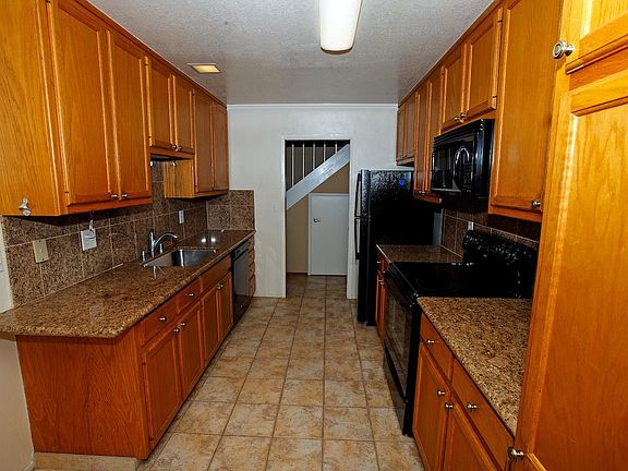 4th image of 1434 San Antonio St