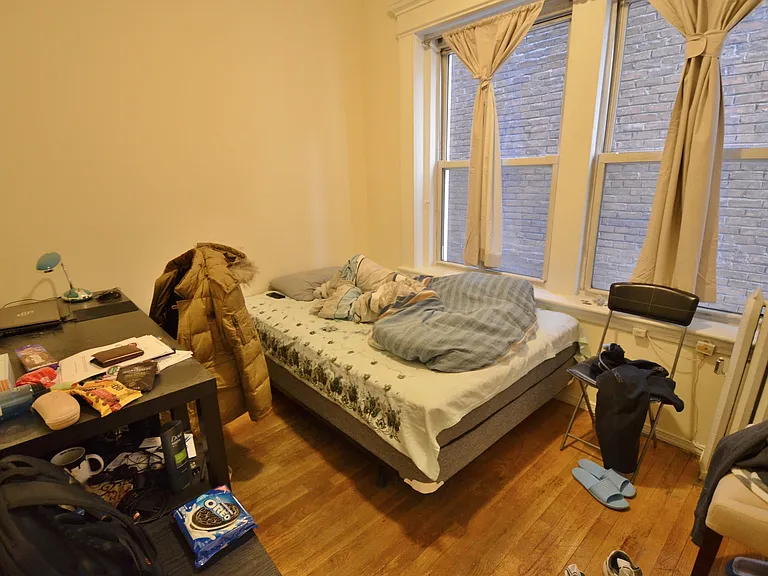 56 Queensberry St #8 — Photo 9
