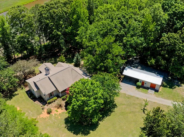 90 Todd Rd, Senoia, GA 30276