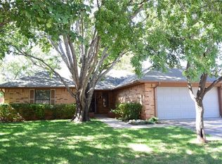 629 Lakeside Cir, Edmond, OK 73012