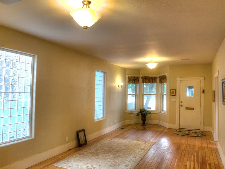 426 E Bijou St — Photo 7