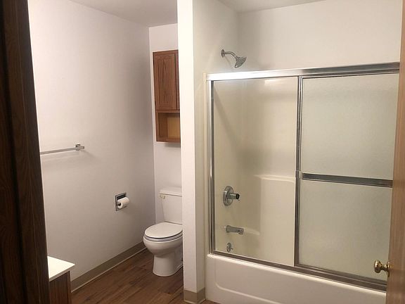 5th image of 802 6th St Unit 105