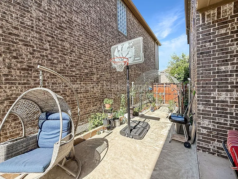 9209 Guadalupe St — Photo 6