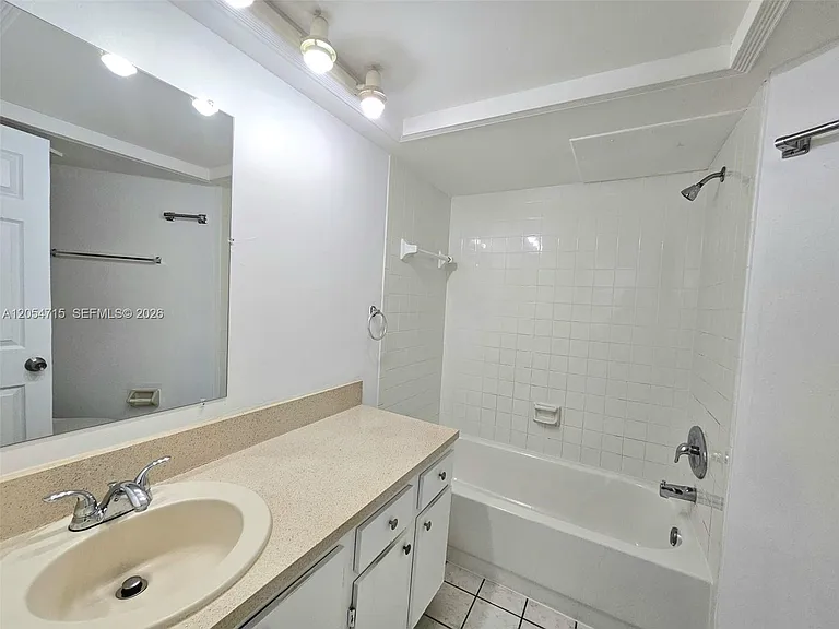 210 Lake Pointe Dr #209 — Photo 9