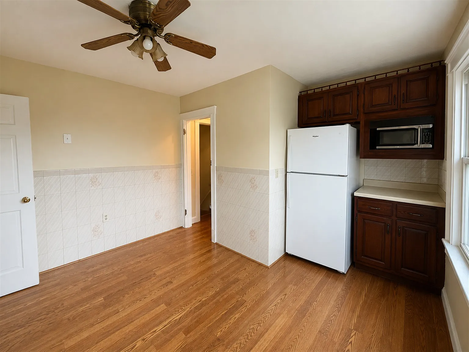 2 bed, 780 sqft, $3,300 — Photo 3