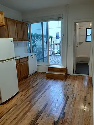 Rented by DGW N Y Realty Group LLC | media 4