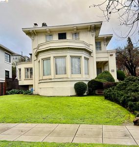 3788 Lakeshore Ave, Oakland, CA, 94610