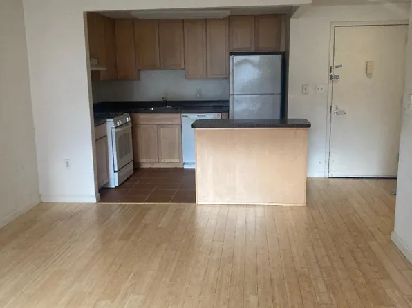 837 Washington Avenue image 6 of 14