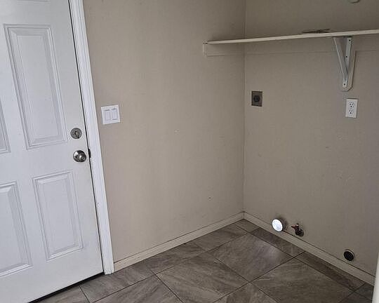 5th image of 311 W 2nd St