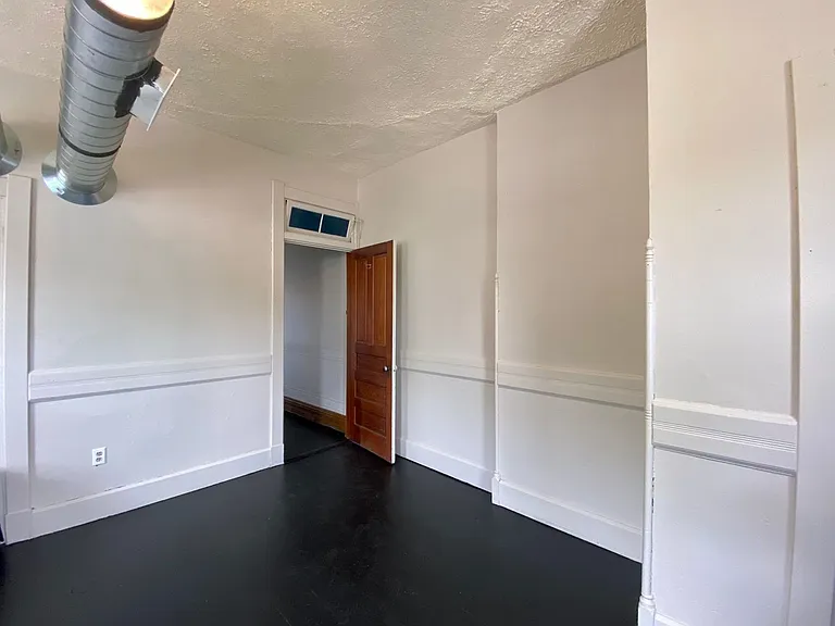 146 Parker St — Photo 13