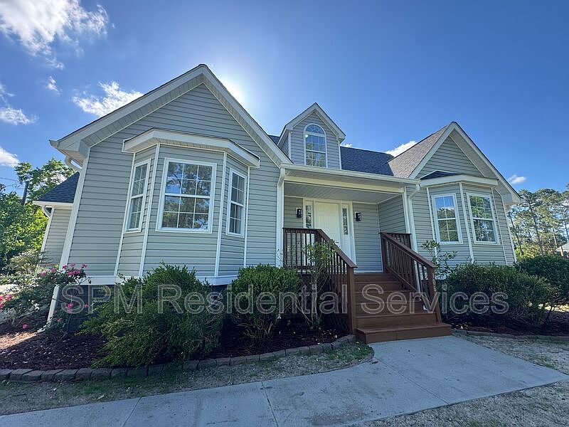 1st image of 106 N Crestwood Dr